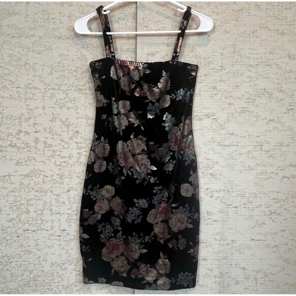 rue 21 Dresses & Skirts - Rue21 Black Floral Velvet Mini Dress